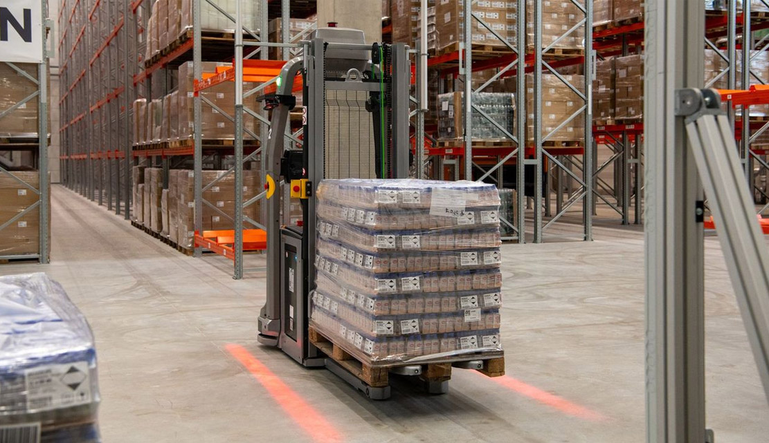 Robottargoncák a magasraktárban: a XXI. század technológiájával dolgozik a Florin 